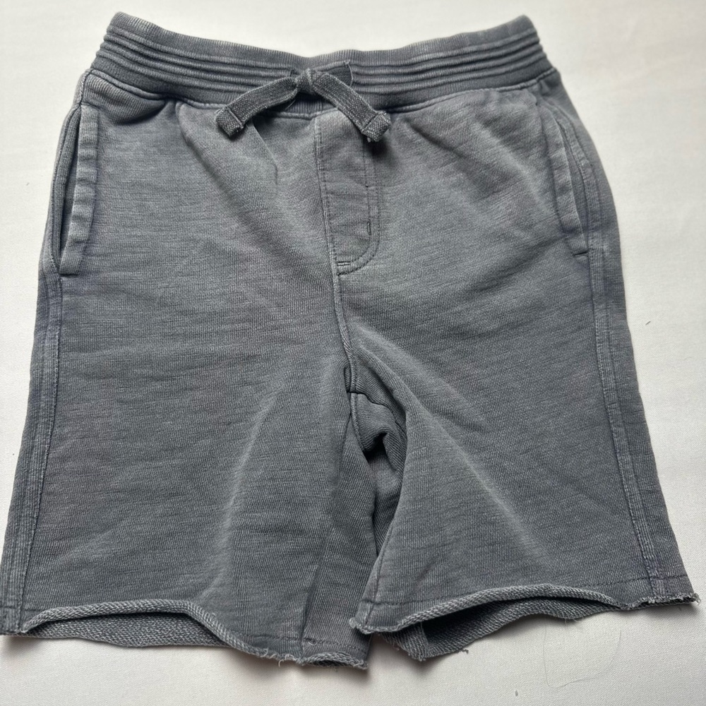 NWT Gymboree grey kids XS (4) shorts. Sweatpants material.